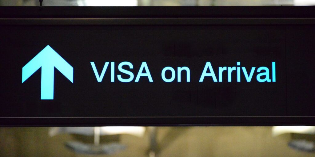 Navigating Your Trip to India Understanding Indian Visa On Arrival and Emergency Business eVisa Options